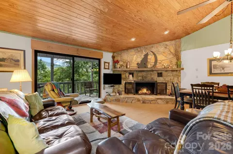 Living - 38 Bee Tree Ln, Mars Hill, NC 28754 photo 1 of 2