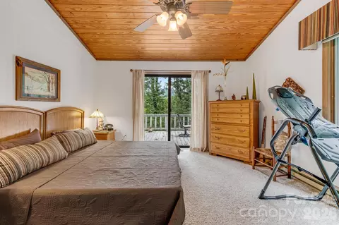 Bedroom - 38 Bee Tree Ln, Mars Hill, NC 28754 photo 1 of 5