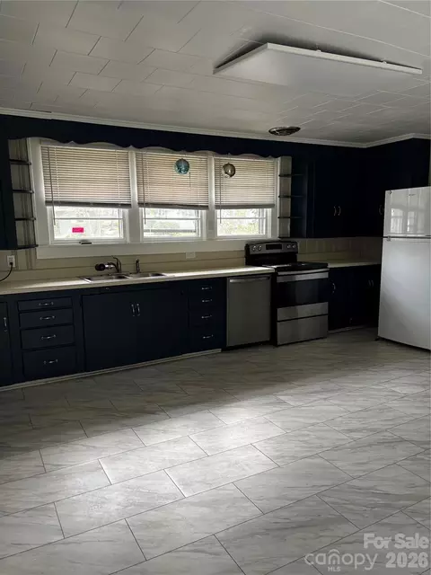 Kitchen - 907 Maple Ave, Salisbury, NC 28144 photo 2 of 2