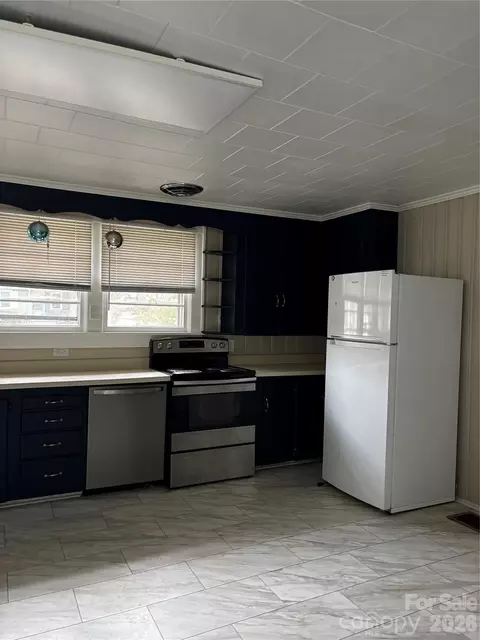 Kitchen - 907 Maple Ave, Salisbury, NC 28144 photo 1 of 2