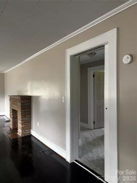 Living - 907 Maple Ave, Salisbury, NC 28144 photo 2 of 2