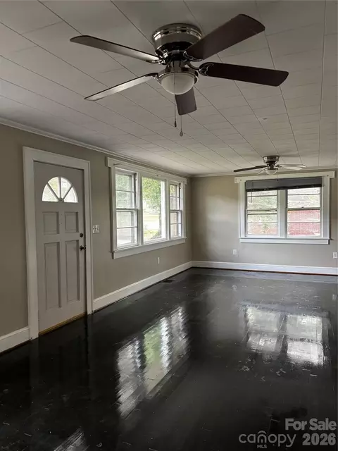 Living - 907 Maple Ave, Salisbury, NC 28144 photo 1 of 2