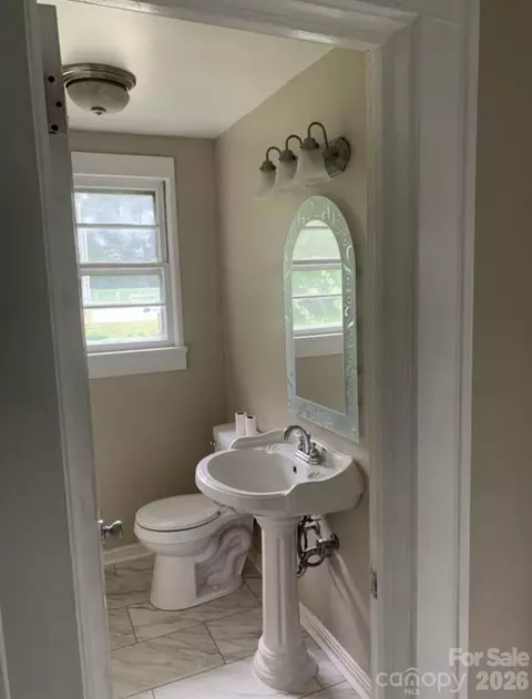 Bath - 907 Maple Ave, Salisbury, NC 28144 photo 2 of 2