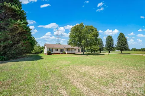 766 Midway Rd, Statesville, NC 28625