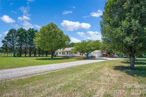766 Midway Rd, Statesville, NC 28625