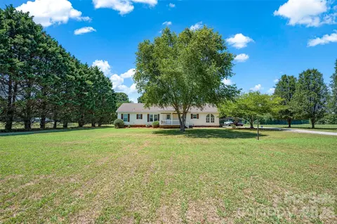 766 Midway Rd, Statesville, NC 28625