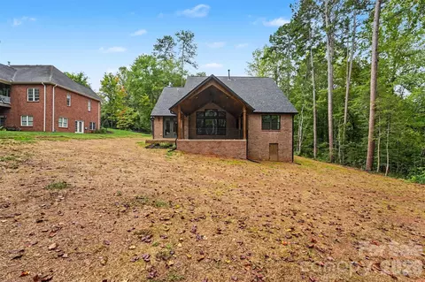 Exterior - 401 7th Ne St NE, Conover, NC 28613 photo 7 of 9
