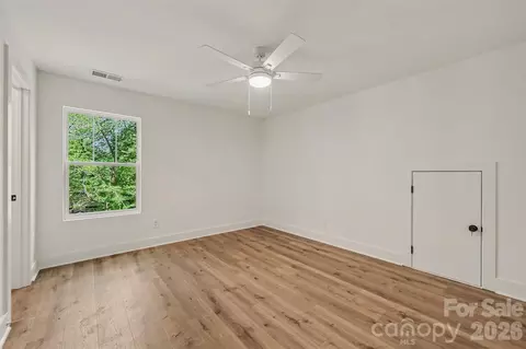 Bedroom - 401 7th Ne St NE, Conover, NC 28613 photo 4 of 5