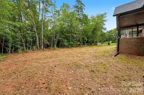 Exterior - 401 7th Ne St NE, Conover, NC 28613 photo 8 of 9