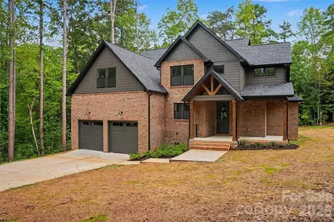 Exterior - 401 7th Ne St NE, Conover, NC 28613 photo 3 of 9