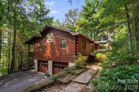 423 Rambling Dr, Hendersonville, NC 28739