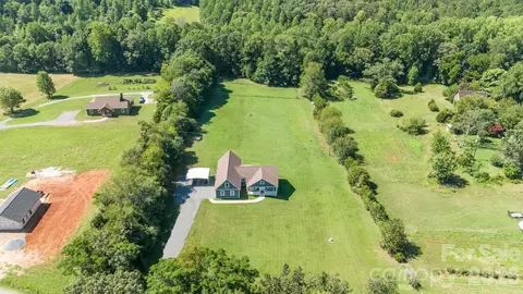 3154 NE 43rd Ave, Hickory, NC 28601
