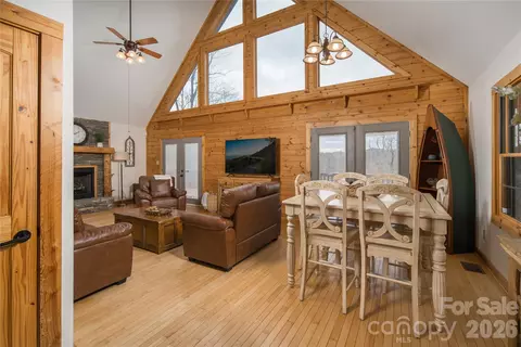 6006 Waterfalls Rd, Lenoir, NC 28645