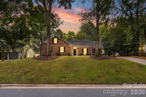 3027 Deep Meadow Ln, Charlotte, NC 28210