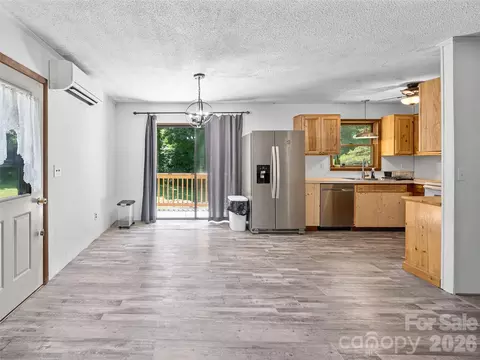 Living - 115 Hollifield St, Spruce Pine, NC 28777 photo 4 of 5