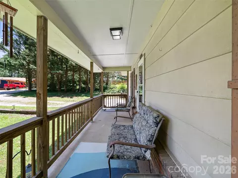 Exterior - 115 Hollifield St, Spruce Pine, NC 28777 photo 4 of 5
