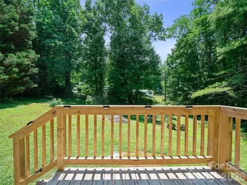Exterior - 115 Hollifield St, Spruce Pine, NC 28777 photo 2 of 5