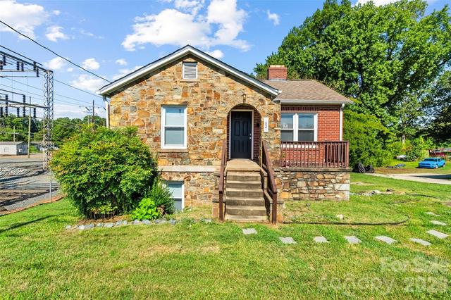 1821 Remount Rd, Charlotte, NC 28208