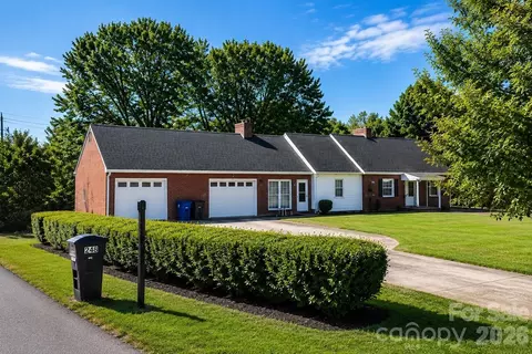 246 Robbins Rd, Winston Salem, NC 27107
