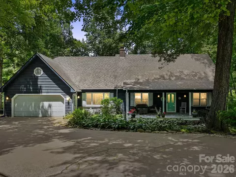 15 Forest Ridge Ln, Weaverville, NC 28787