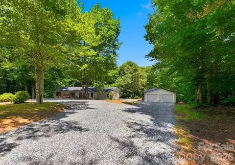 4944 Largo Ct, Conover, NC 28613 photo 3