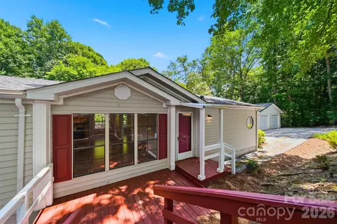 4944 Largo Ct, Conover, NC 28613 photo 2