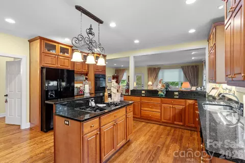 Kitchen - 100 Crestgrove Dr, Flat Rock, NC 28731 photo 3 of 4