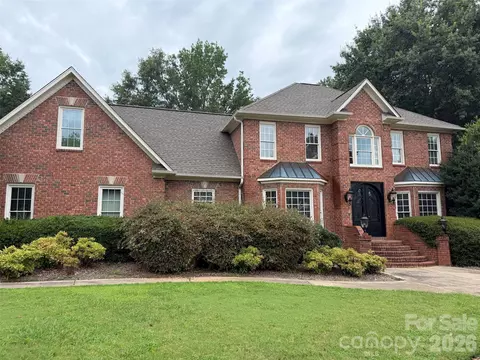 101 Sleepy Hollow Ln, Spartanburg, SC 29306