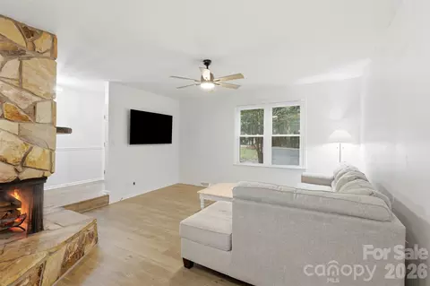 Living - 2019 Marquesas Ave, Fort Mill, SC 29708 photo 2 of 2