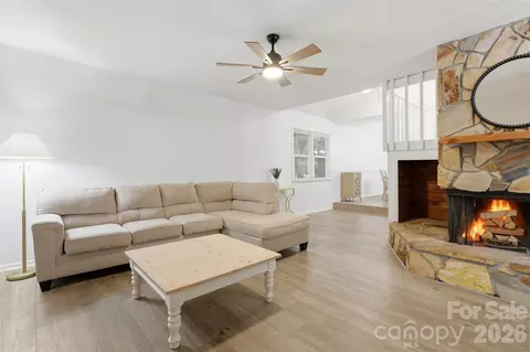 Living - 2019 Marquesas Ave, Fort Mill, SC 29708 photo 1 of 2