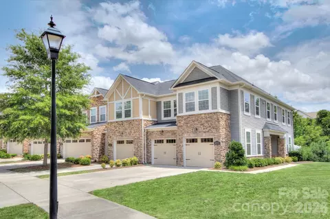 9257 Glenburn Ln, Charlotte, NC 28278