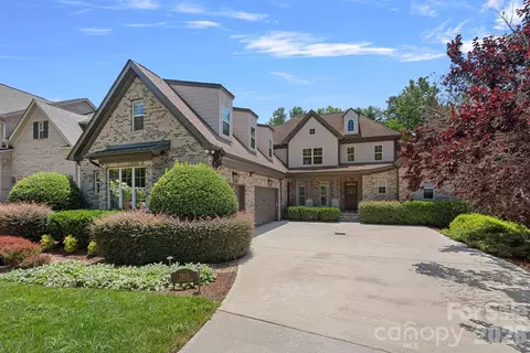 3813 Lakeside Dr, Charlotte, NC 28270