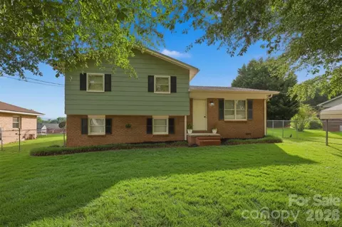 1237 Venus St, Conover, NC 28613