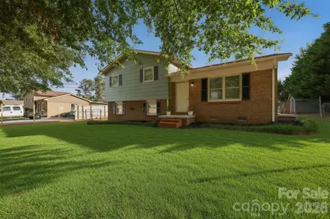 1237 Venus St, Conover, NC 28613 photo 2