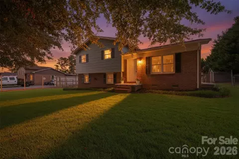 1237 Venus St, Conover, NC 28613 photo 5