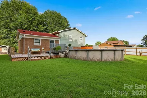 1237 Venus St, Conover, NC 28613 photo 4