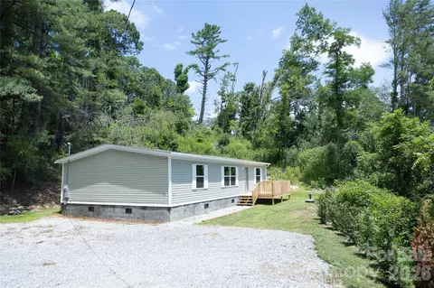 157 Berry St, Spruce Pine, NC 28777