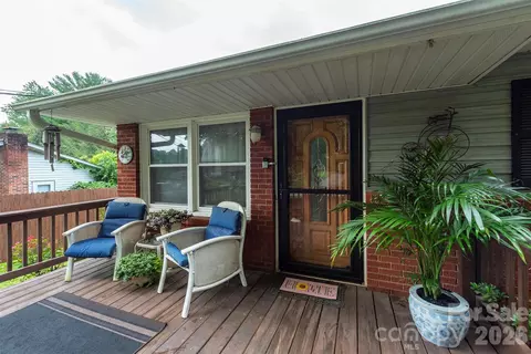 424 Lower Grassy Branch Rd, Asheville, NC 28805