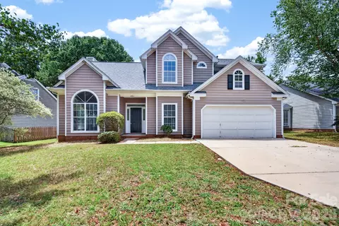 8511 Albury Walk Ln, Charlotte, NC 28277