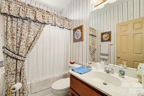 Bath - 1859 Wetherburn Dr, Kannapolis, NC 28081 photo 2 of 2