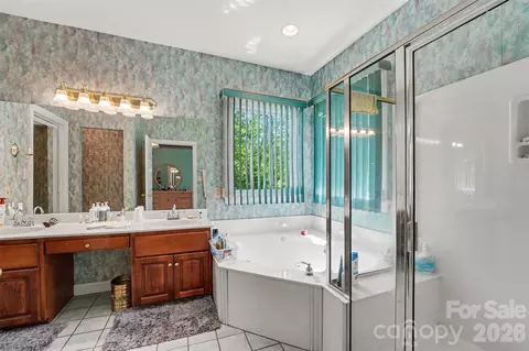 Bath - 1859 Wetherburn Dr, Kannapolis, NC 28081 photo 1 of 2