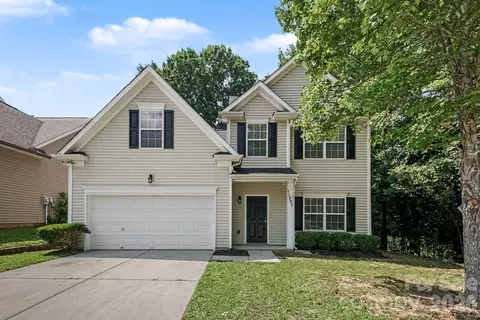 11807 Oak St, Charlotte, NC 28269