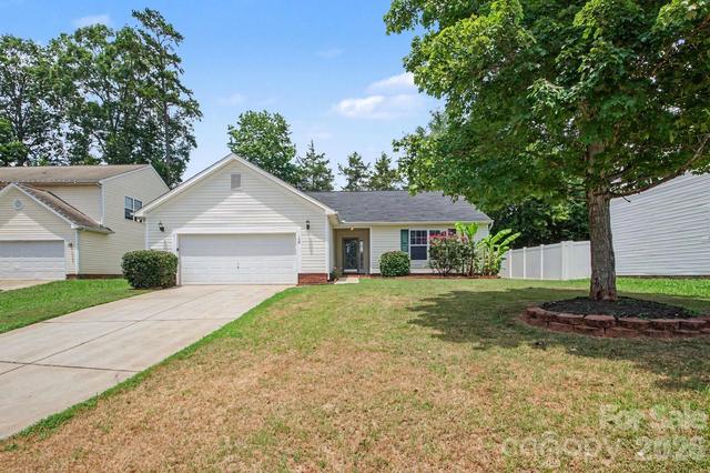 108 Briarwood Ln, Mount Holly, NC 28120