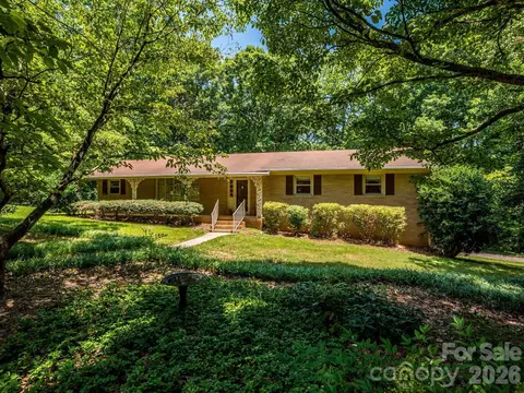 3712 Brookwood Rd, Charlotte, NC 28215