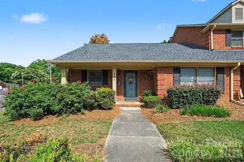 8427 Coulwood Oak Ln, Charlotte, NC 28214