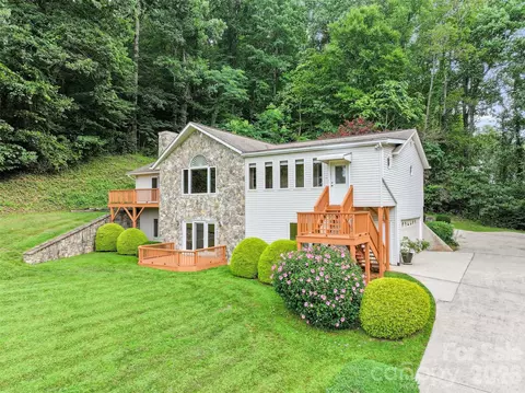 415 Knollwood Dr, Waynesville, NC 28786