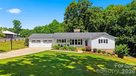 4421 Calico Rd, Lenoir, NC 28645