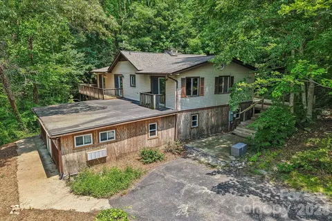3 Frontier Ct, Asheville, NC 28805
