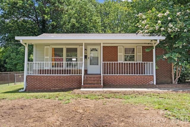 208 Tomberlin Rd, Mount Holly, NC 28120