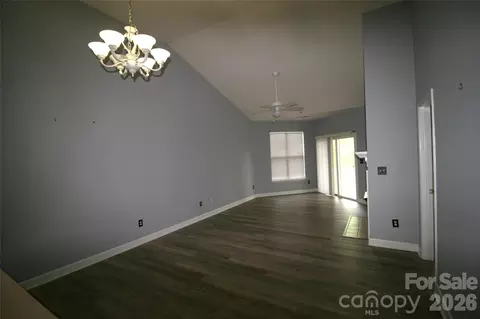 797 Peninsula Dr, Davidson, NC 28036 photo 2